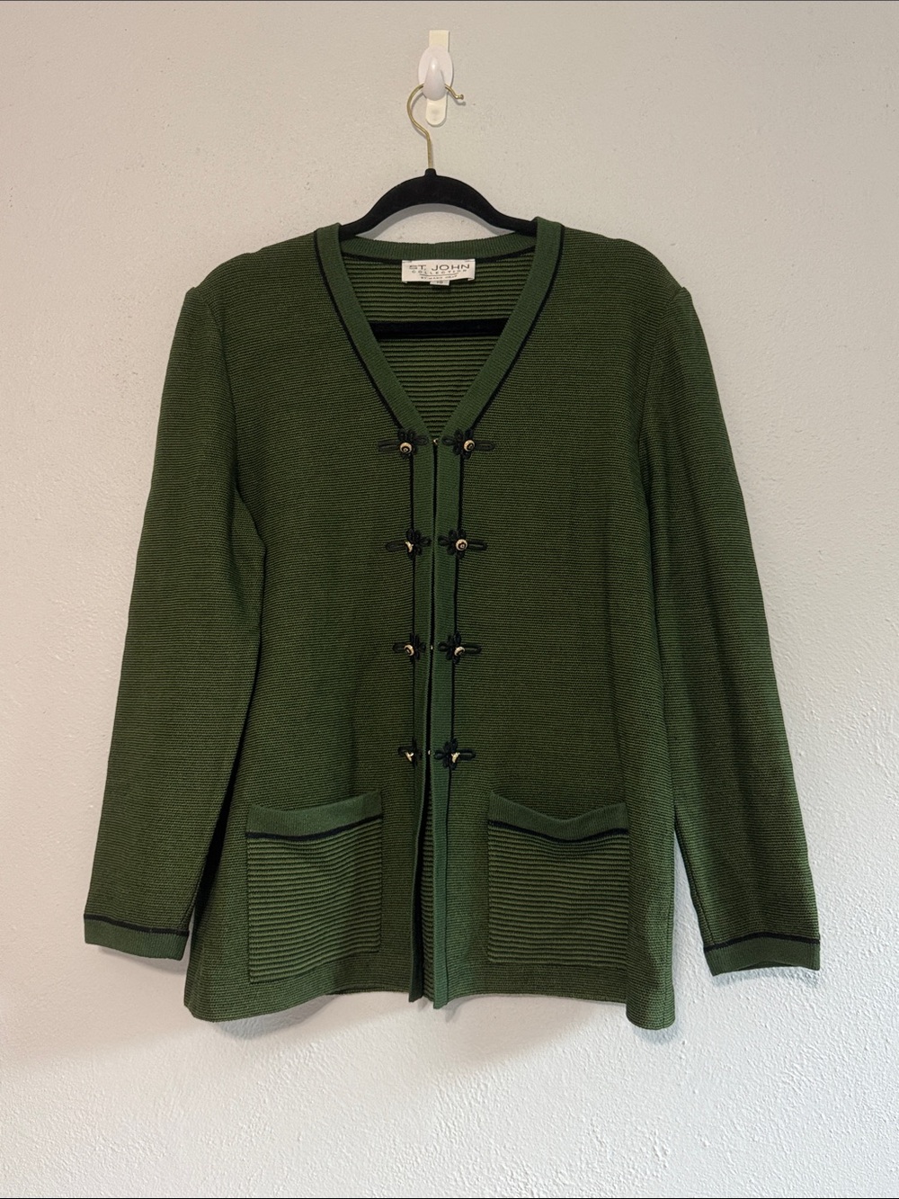 St. John Collection olive green knit cardigan gold-accented frog closure Sz 10